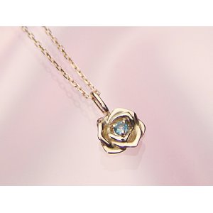 画像: ローズ（薔薇）天然誕生石ペンダント/K10ピンクゴールド[ブルートパーズ]※ネックレスチェーン付き